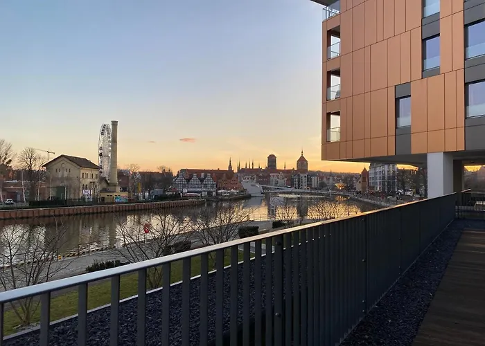 Flatbook - City Center Apartments Brabank With Parking